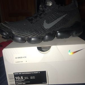 Nike Flyknit Vapormax size 10.5
